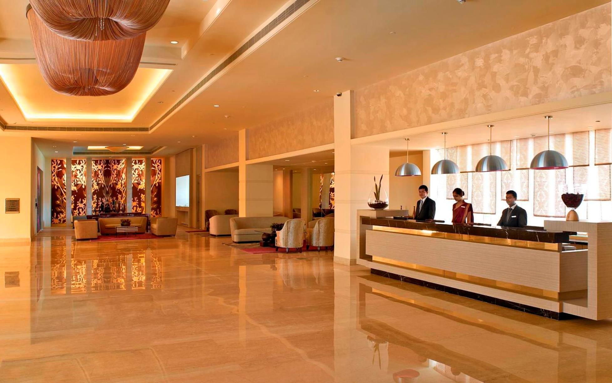 Radisson Blu Bengaluru Outer Ring Road Hotel Exterior foto