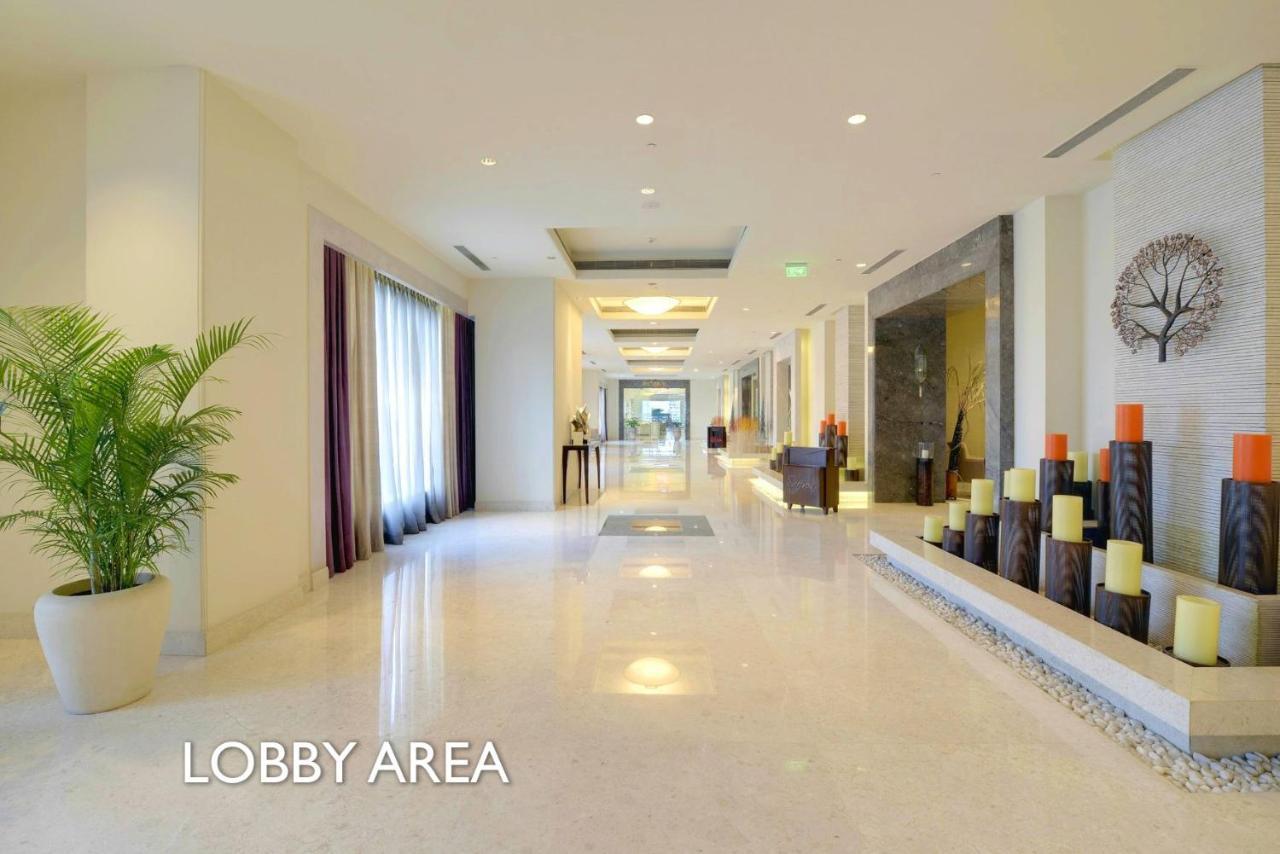 Radisson Blu Bengaluru Outer Ring Road Hotel Exterior foto